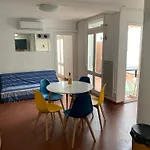 Patio Avec Cour Et Place De Parking En Bord De 拉诺维勒港