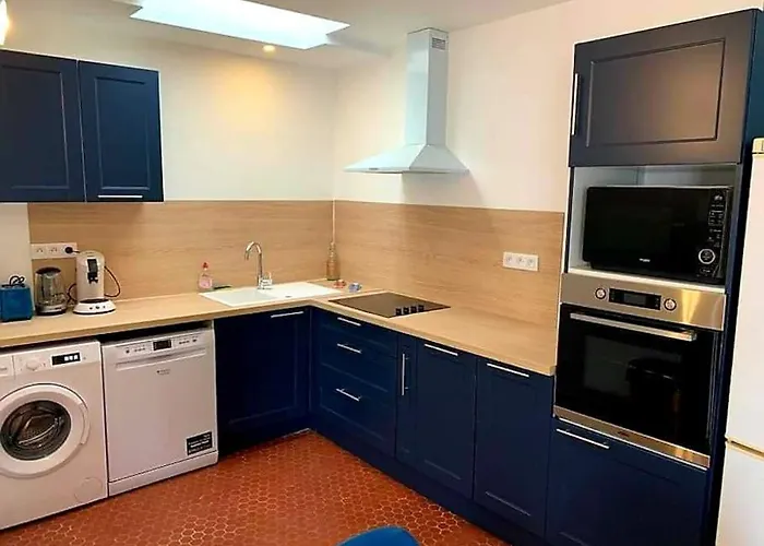 Holiday home Patio Avec Cour Et Place De Parking En Bord De *