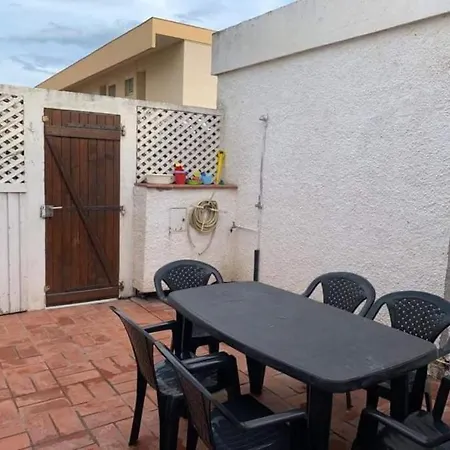 בית נופש Patio Avec Cour Et Place De Parking En Bord De *