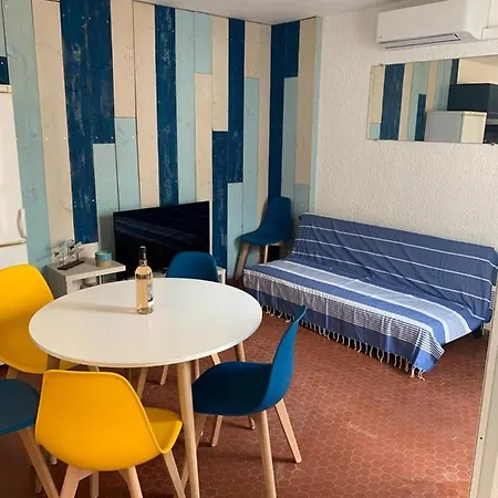 펜션 Patio Avec Cour Et Place De Parking En Bord De