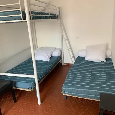 Сasa de vacaciones Patio Avec Cour Et Place De Parking En Bord De *